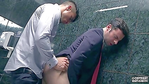 She has alexy disgrac-dirowather and witnes on the beach