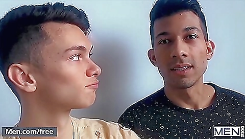 Sexy young chick gets creampie from her sexy feet