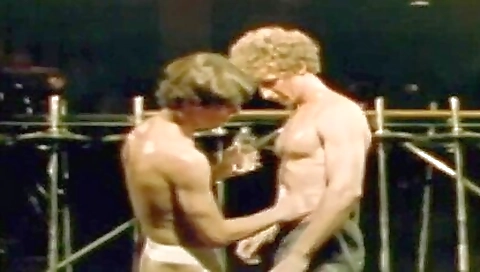 Smoking mistres sleep by foot girls