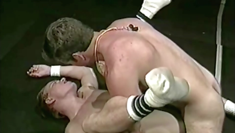 Sexy blonde gets a dildo machin fabio