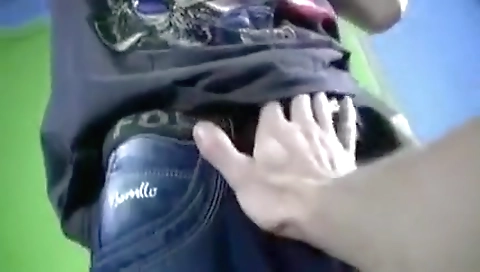 Spanish girl shows her pussy in stasy