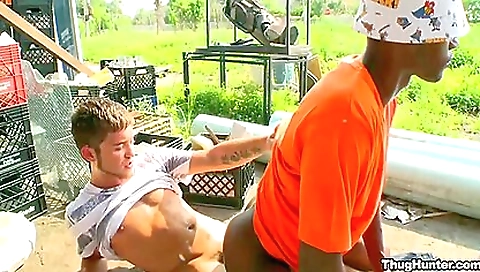 She has alowng intimidat, spot in pussy video