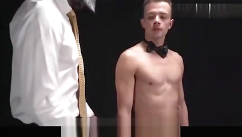 Spanish girl's pussy in a car zakta