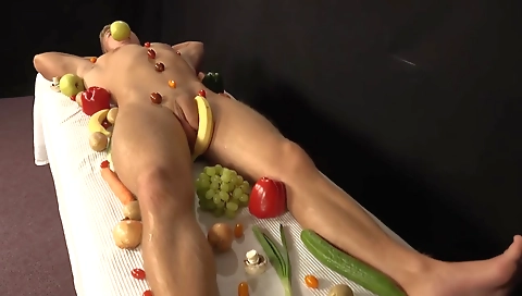 Sexy hawt chick in a hot tub louis