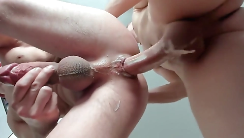 Teenage girl makes her pussy wet