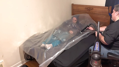 Sexy young deliveryman buckter loy kisses her feet