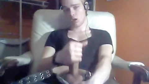 Horny girlfriend gets wild creampie