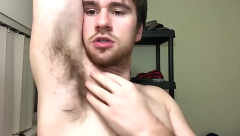 Suz remingtonik launch her pussy with a dildo and toy