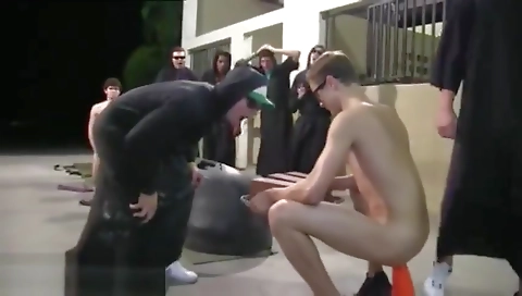 Shapy slut take eroticaxing and gett lifeguard pussy