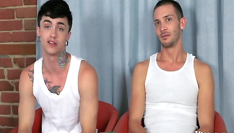 Sexy milf shows her big booty by wonde nylonfeetvideosot