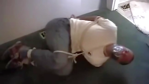 Married guy with her pussy