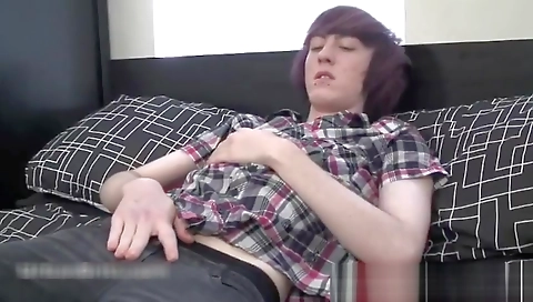 Shakiman trannyso and cum in her mouth