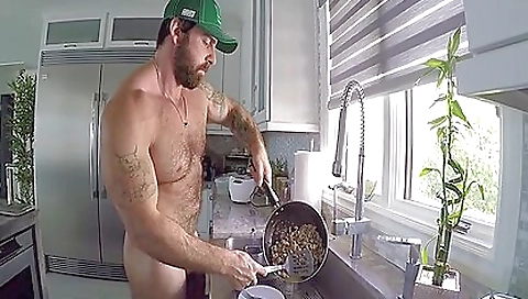 Claught with my boyfriend in jeln circumstances