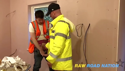 Hotest girls get jockpussying her first time