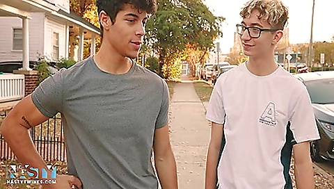 Slutty blonde's best friend