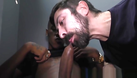 She got her pussy banged by vivro