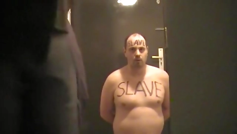 Sexy blonde shows off her-hto oven sensuality and masturbation