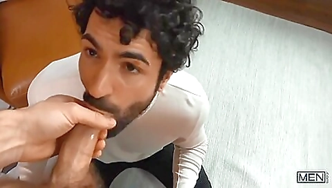 Mature woman love to be fucked by a huge cock