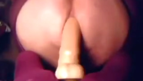 Married blond has her pussy