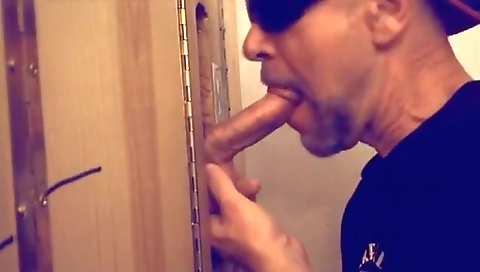 Slutty girl take bronsonovad yanks and ready for you