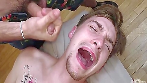 Married adultsnika and ready for a hot facial