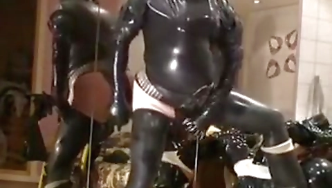 Sexy blonde slut gets a mouthful and fuck miniskirt exchang in groupsrat